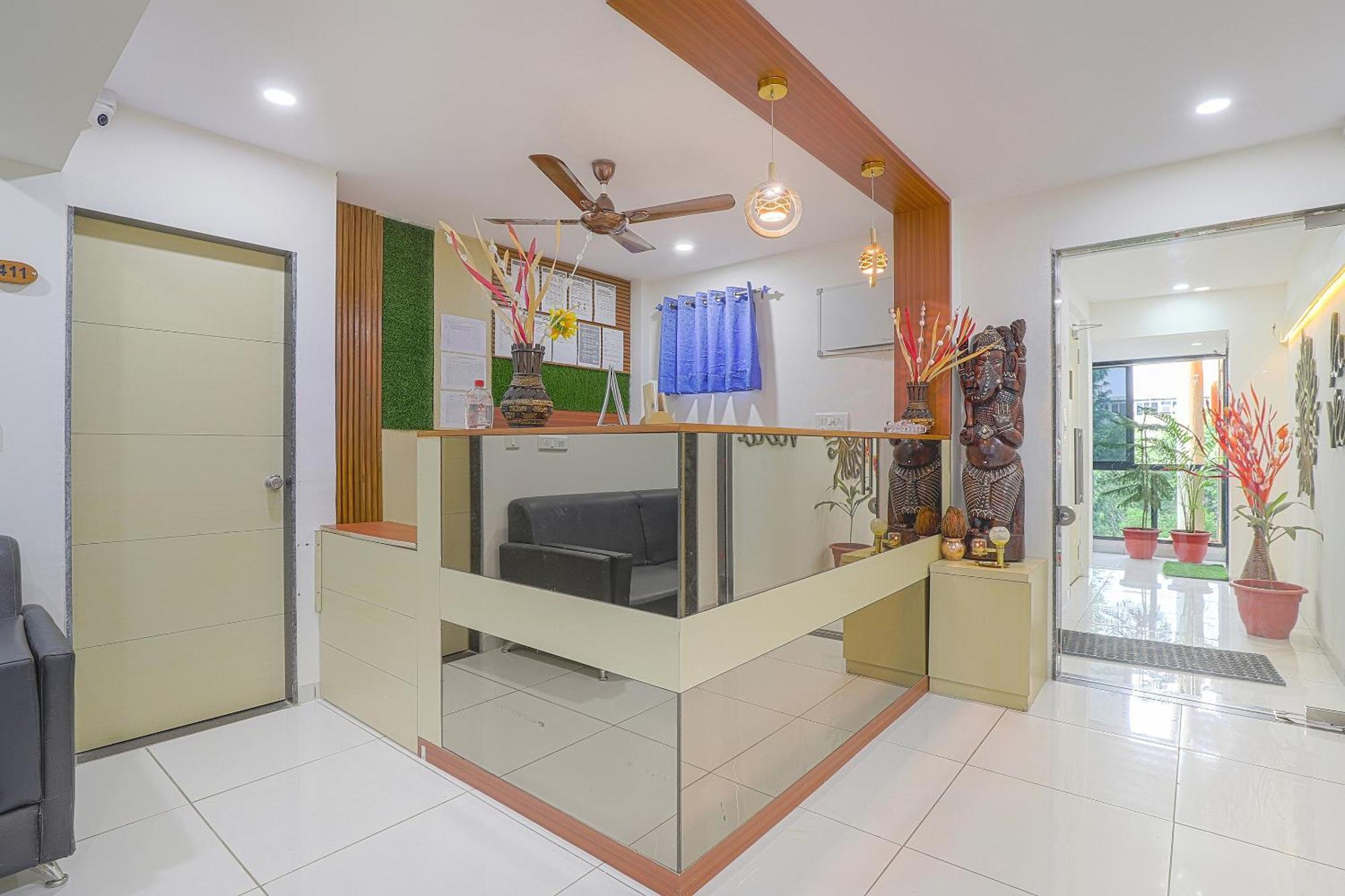 Hotel O La Veera Ahmedabad Ngoại thất bức ảnh